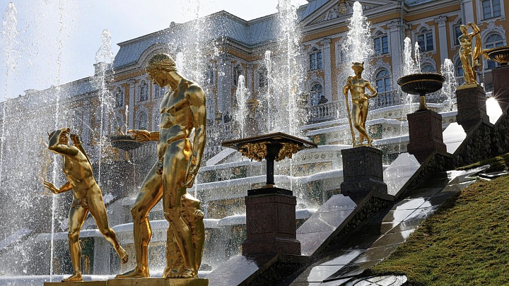 В Петергофе завершился сезон фонтанов