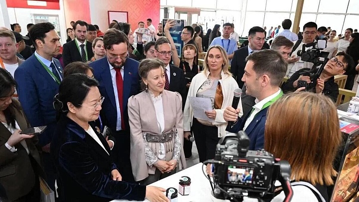 Российские экспортеры заключили контракты на 1,8 млрд рублей в Харбине