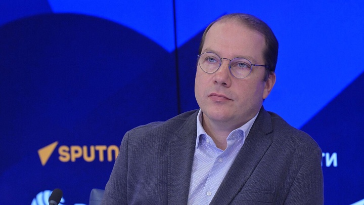 Режиссер призвал включать в репертуар патриотическую драматургию