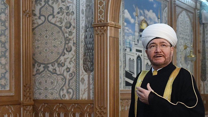 Муфтий в День России призвал хранить в сердце мир и любовь к окружающим